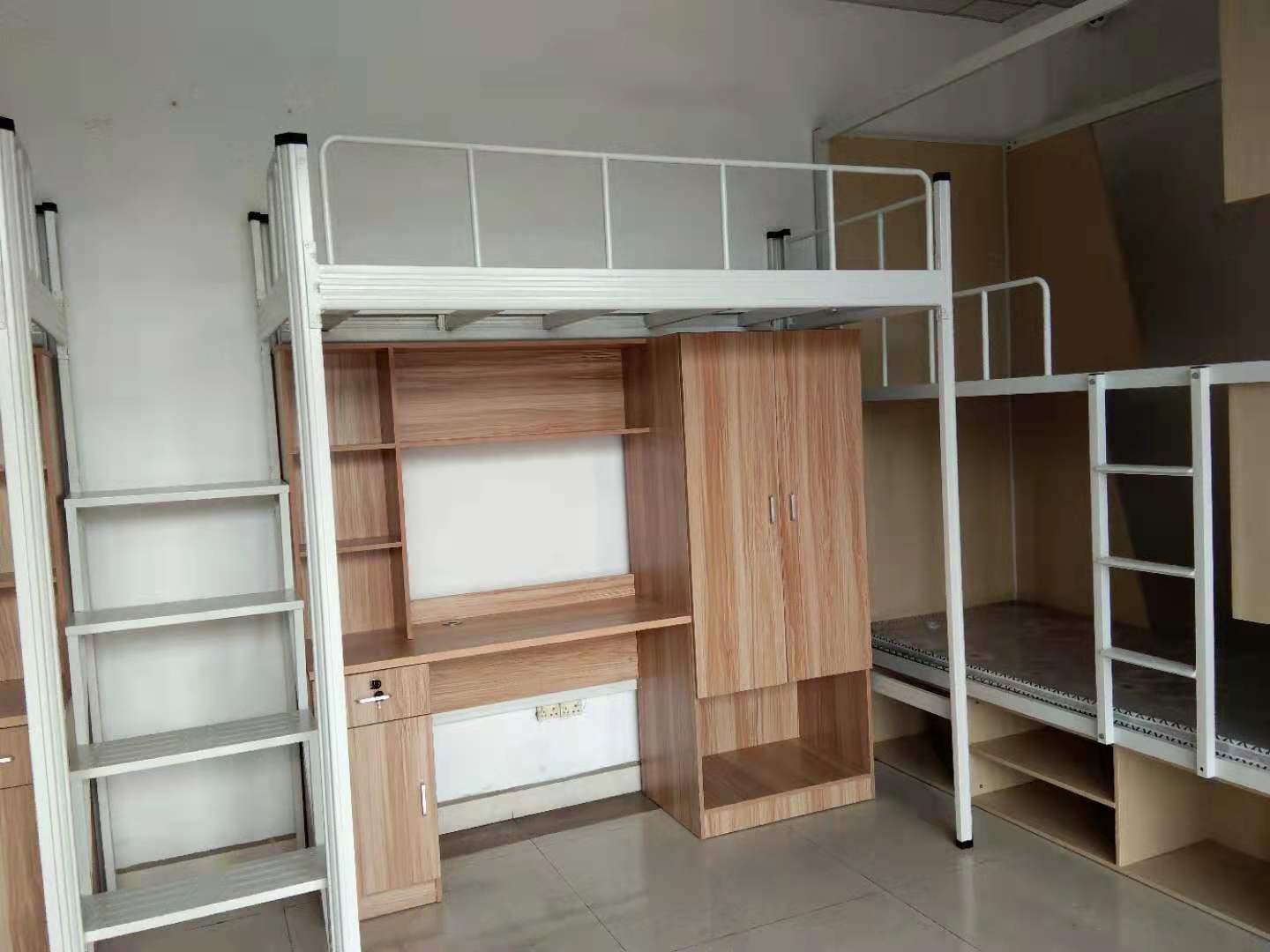 為什么要給上下鋪鐵床加上護(hù)欄？