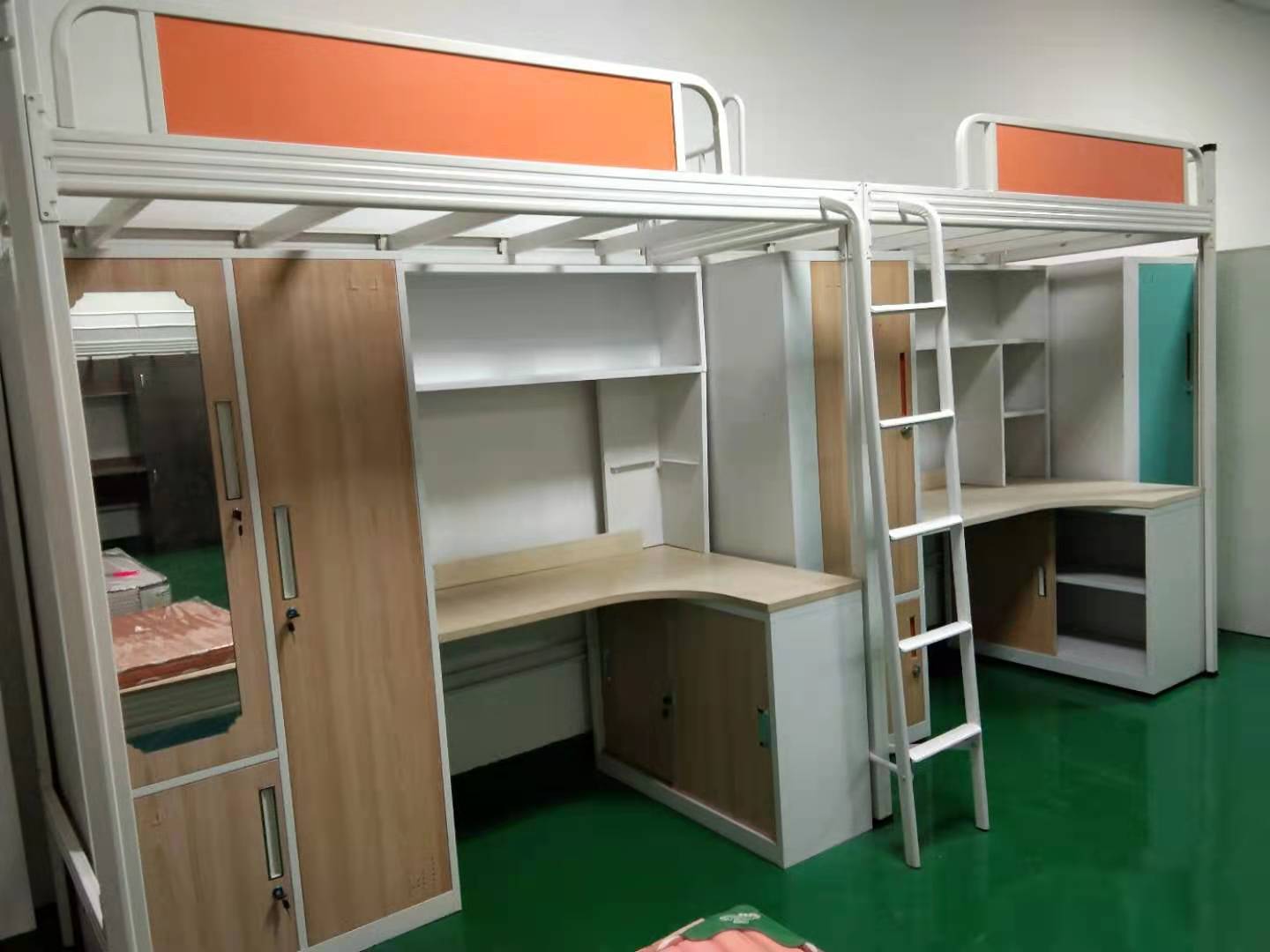 給孩子睡雙層鐵床時(shí)，需要考慮哪些事？